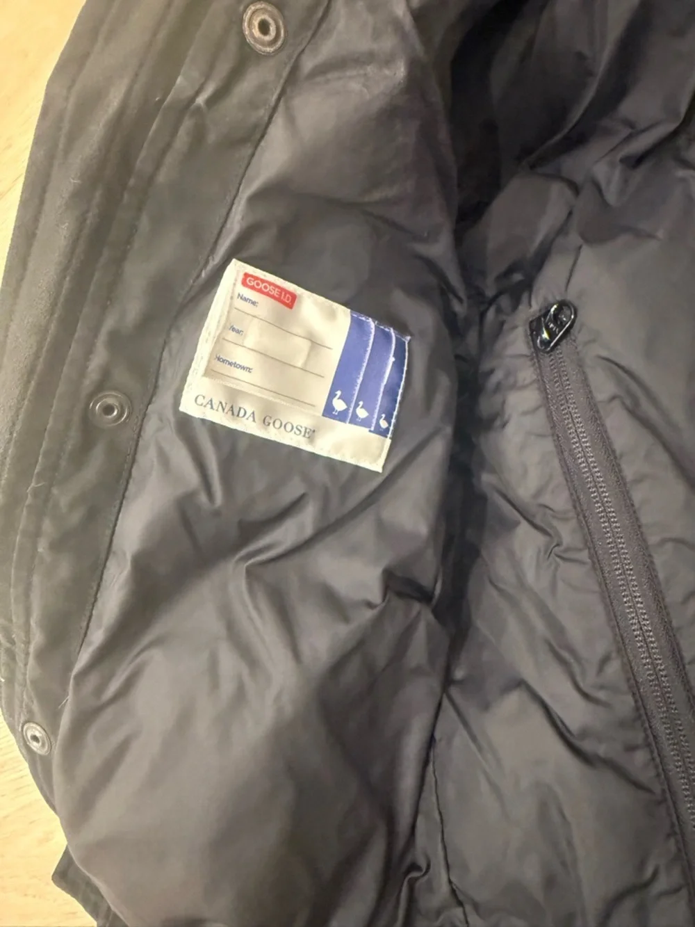Canada Goose Black Hooded Puffer Jacket size 6-7 - Picture 5 of 7